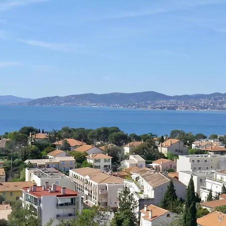 Les Beaux Jours - Vue - Piscine - Jardin - Centre * Saint-Raphael (Var)